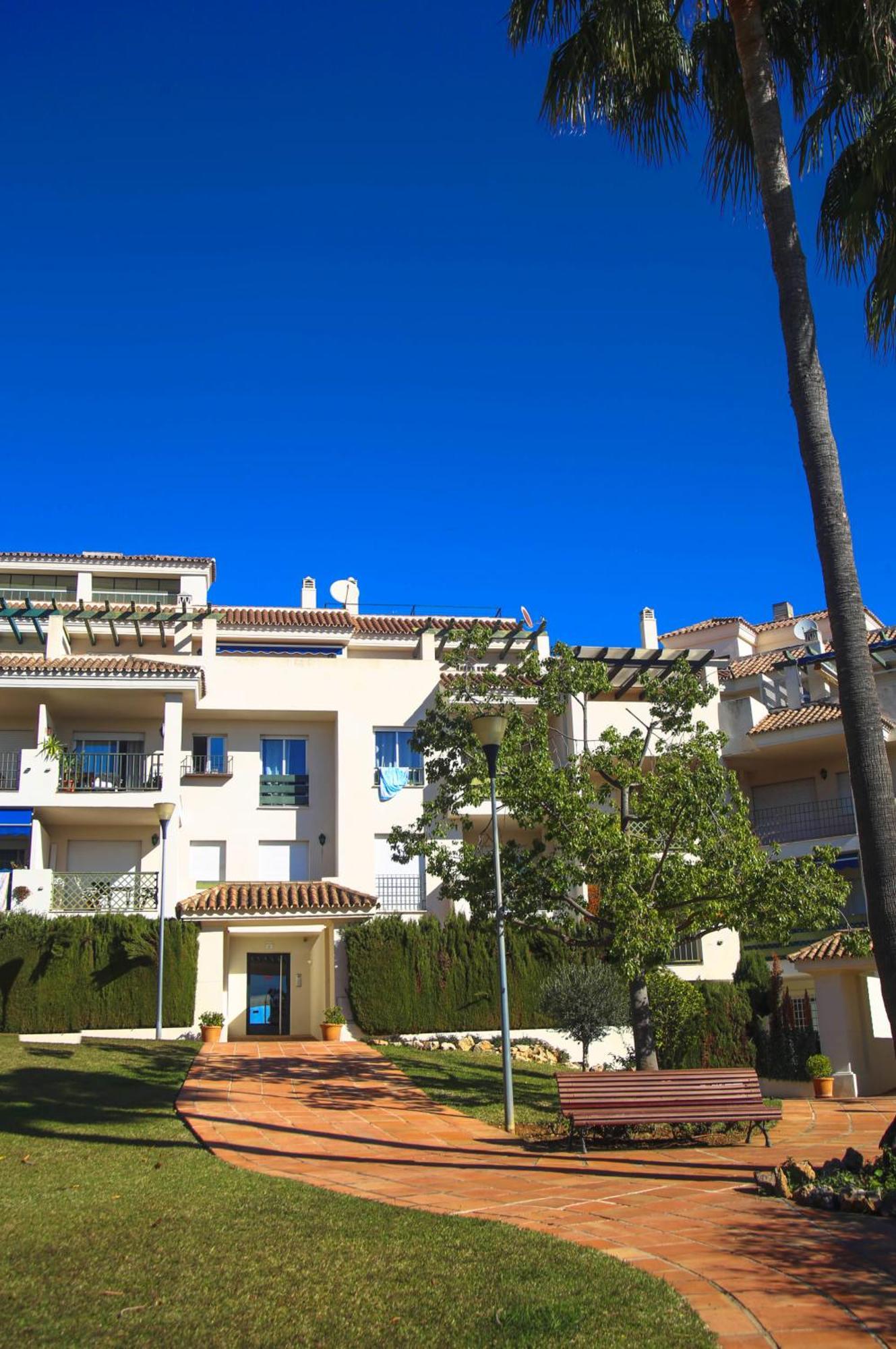 Appartamento Walk To Puerto Banus, 2br, 2bth, Pool